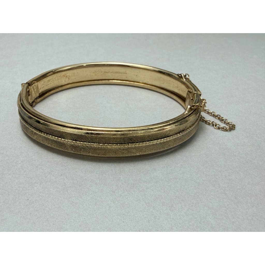 Vintage Whiting Davis Gold Tone Hinged Bangle Bracelet Safety Chain 28$